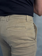 Calça Alf Sarja Comfort Skinny Ponto H Ocre