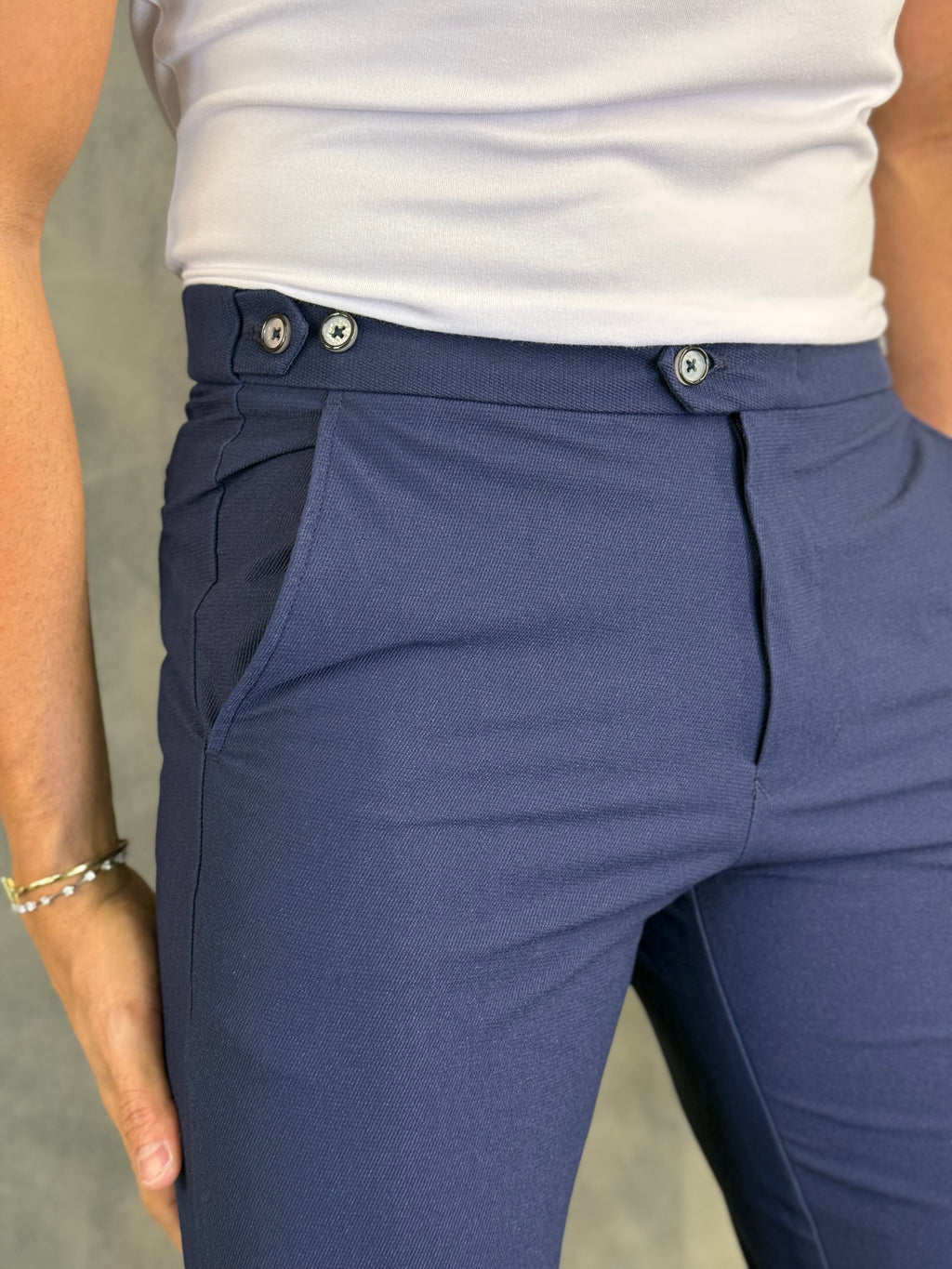 Calça Alfaiataria Skinny Com Ajuste Botão Elástico Ponto H Marinho