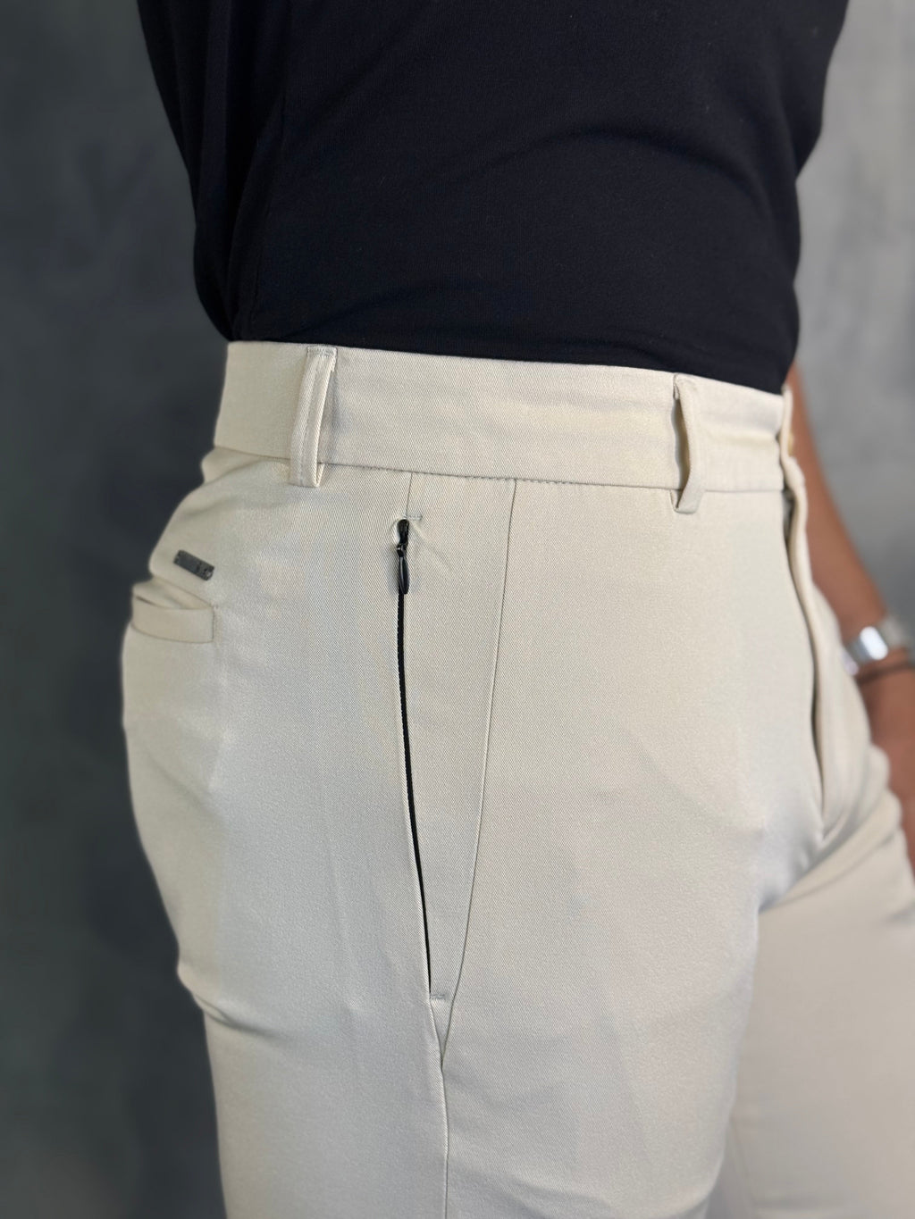 Calça Alf. Bolso Ziper Ponto H