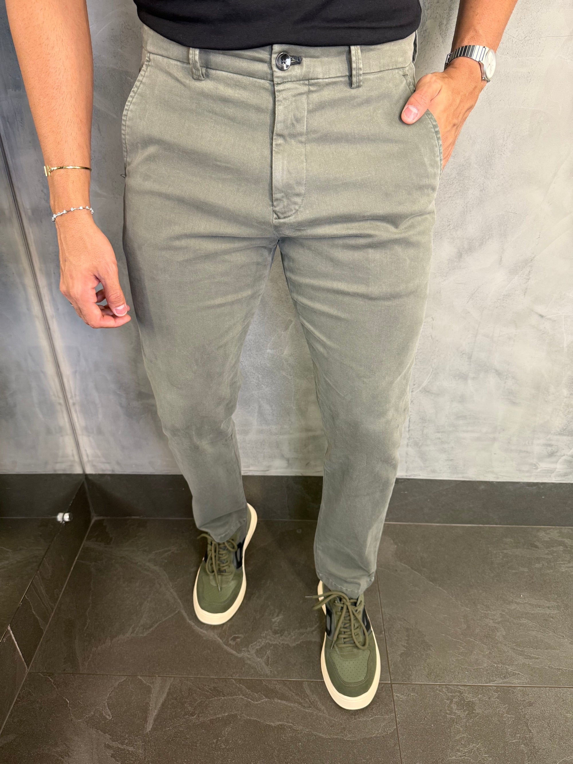 Calça Alf Sarja Comfort Skinny Ponto H Verde Floresta