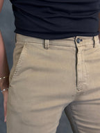 Calça Alf Sarja Comfort Skinny Ponto H Ocre