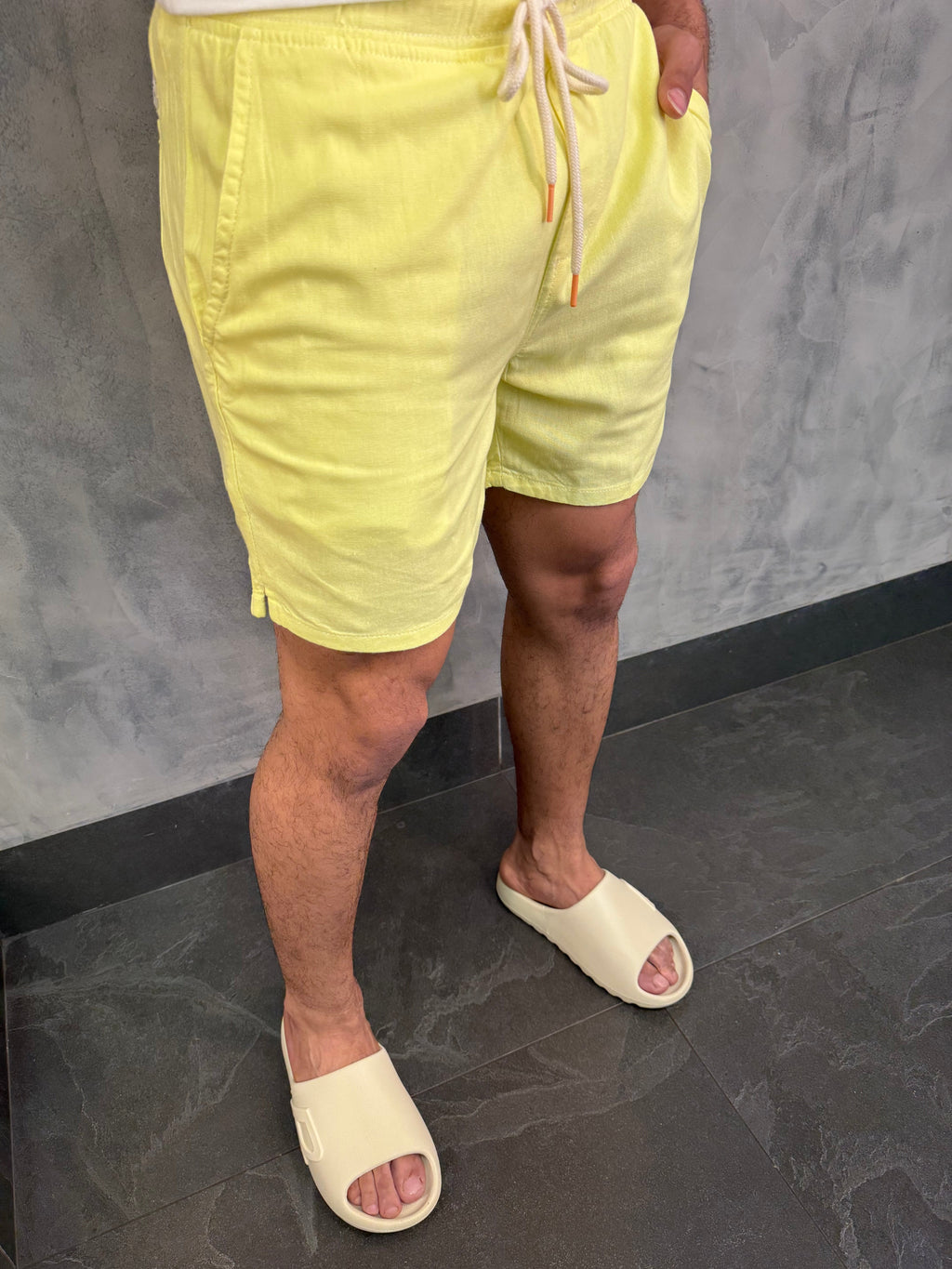 Short Linho Tradicional Kingejoe Amarelo Cl