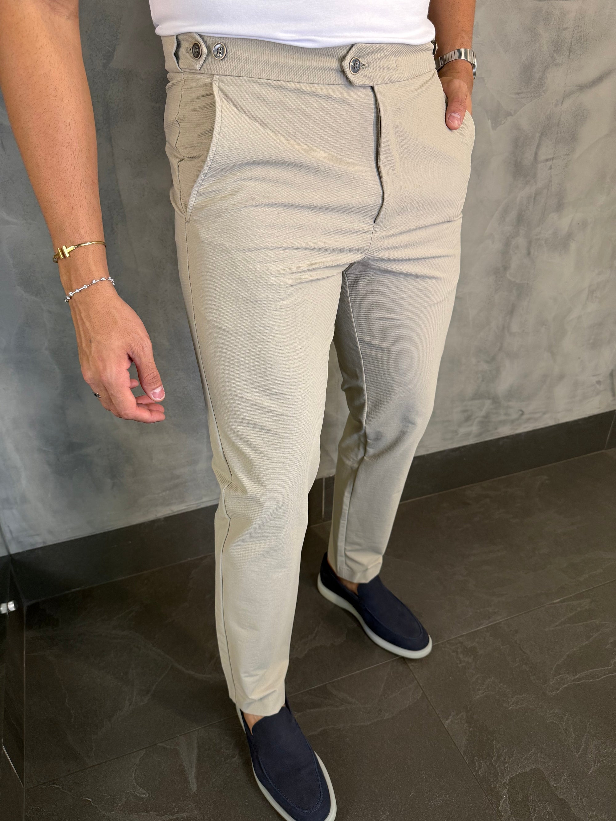 Calça Alfaiataria Skinny Com Ajuste Botão Elástico Ponto H Areia