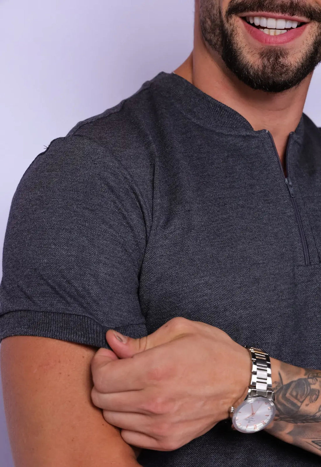 Camiseta Gola Padre Zíper Chumbo