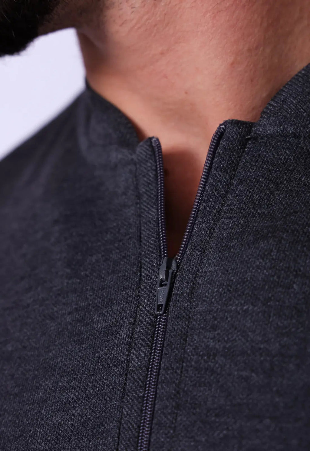 Camiseta Gola Padre Zíper Chumbo