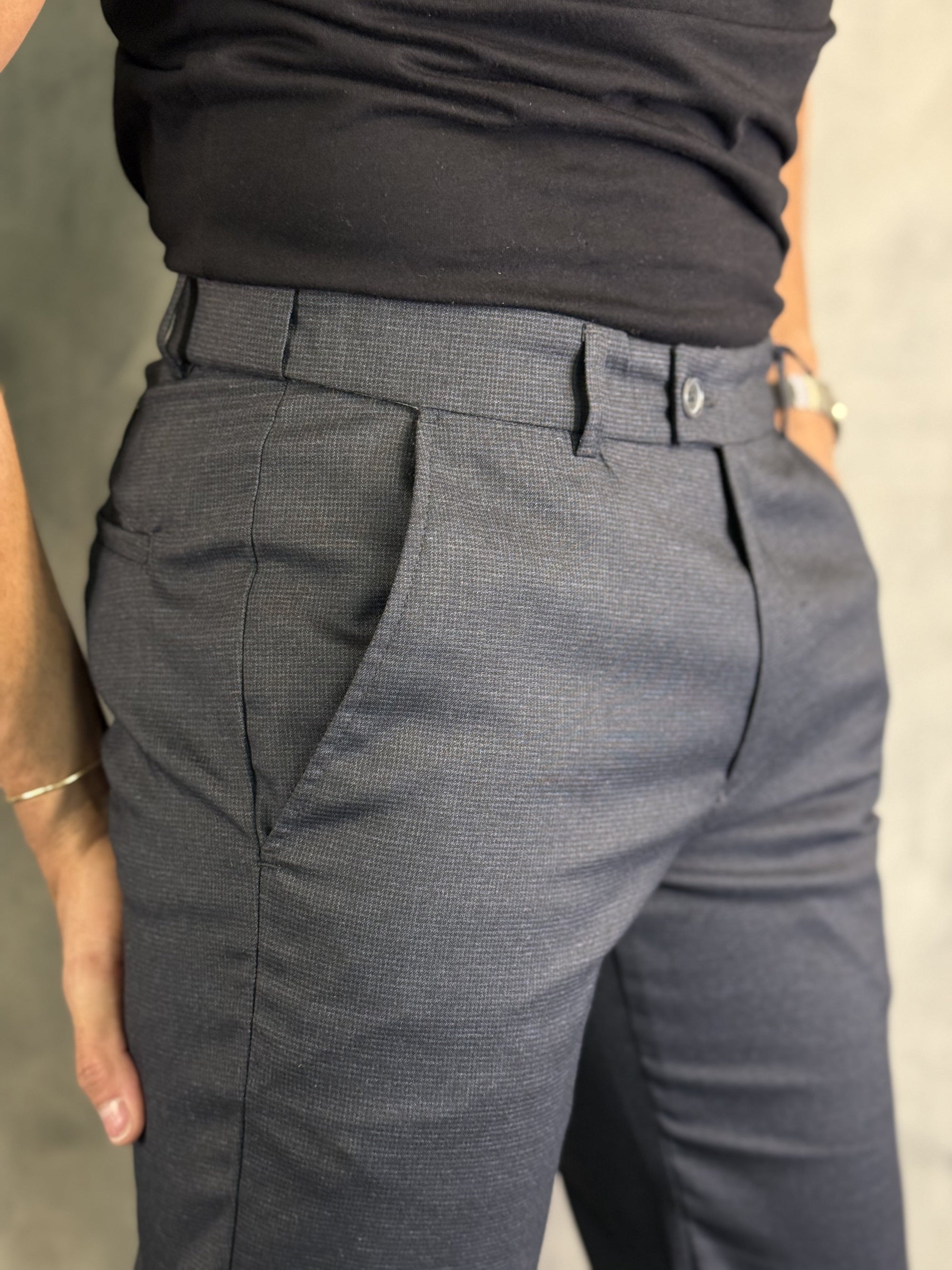 Calça Alfaiataria Skinny Com Cintura Elástica Barezy
