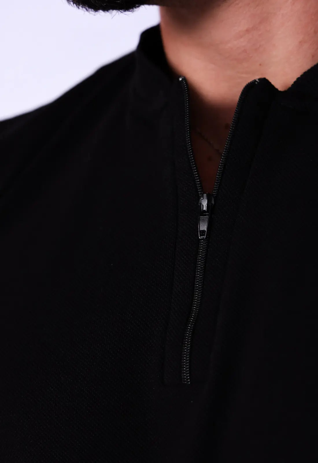 Camiseta Gola Padre Zíper Preta