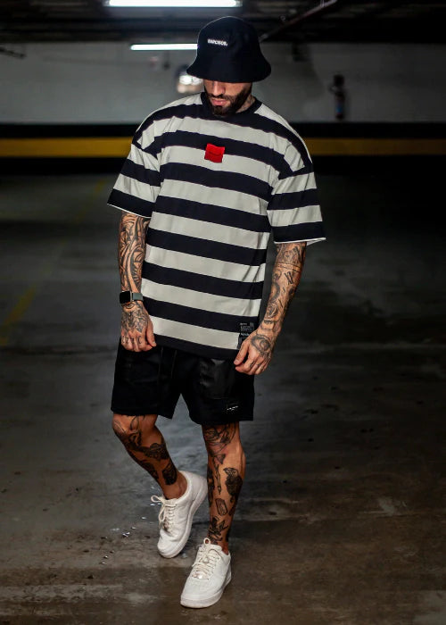 Conjunto Camiseta Listrada e Shorts